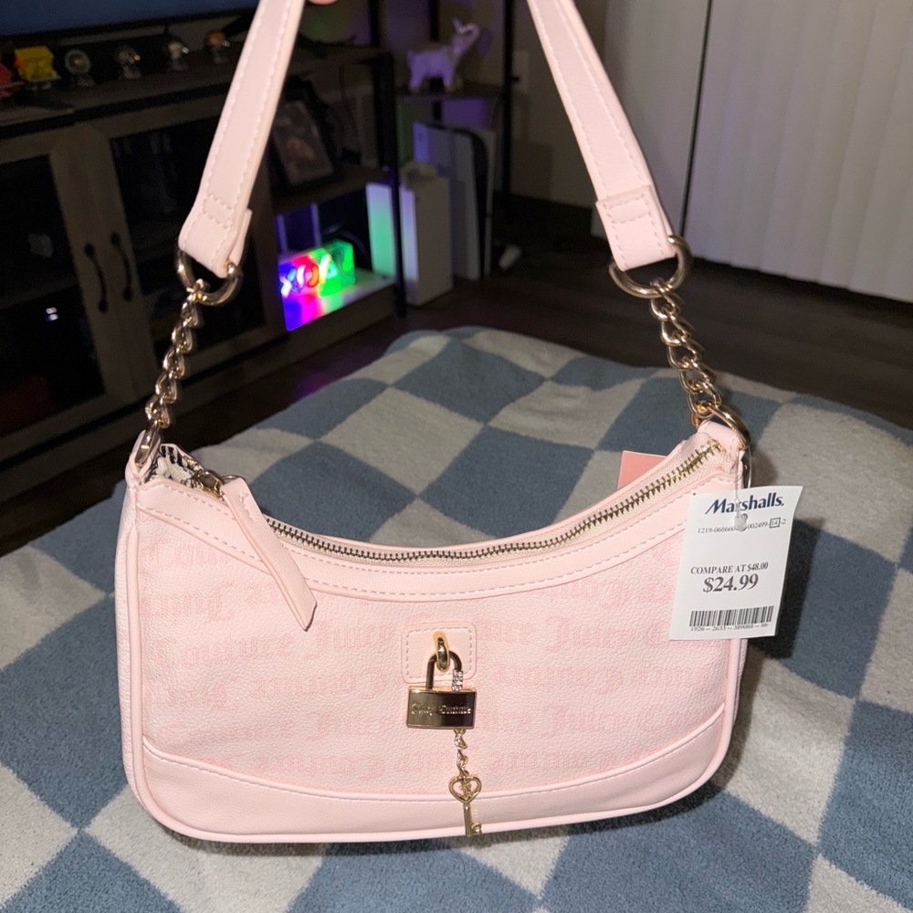 ✨ SOLD ON DEPOP ✨